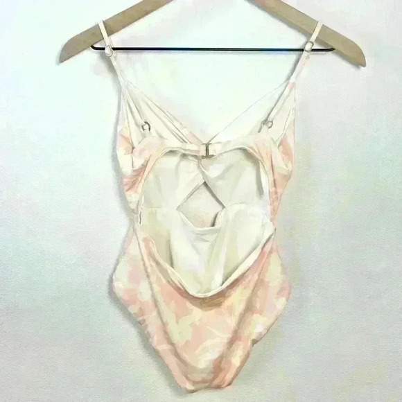 NWT L*SPACE Kyslee One-Piece Reversible Swimsuit in Paradise Blooms Size 8 - Picture 7 of 13